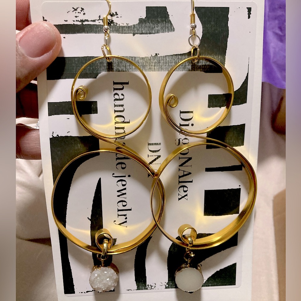 Double S hoop earrings